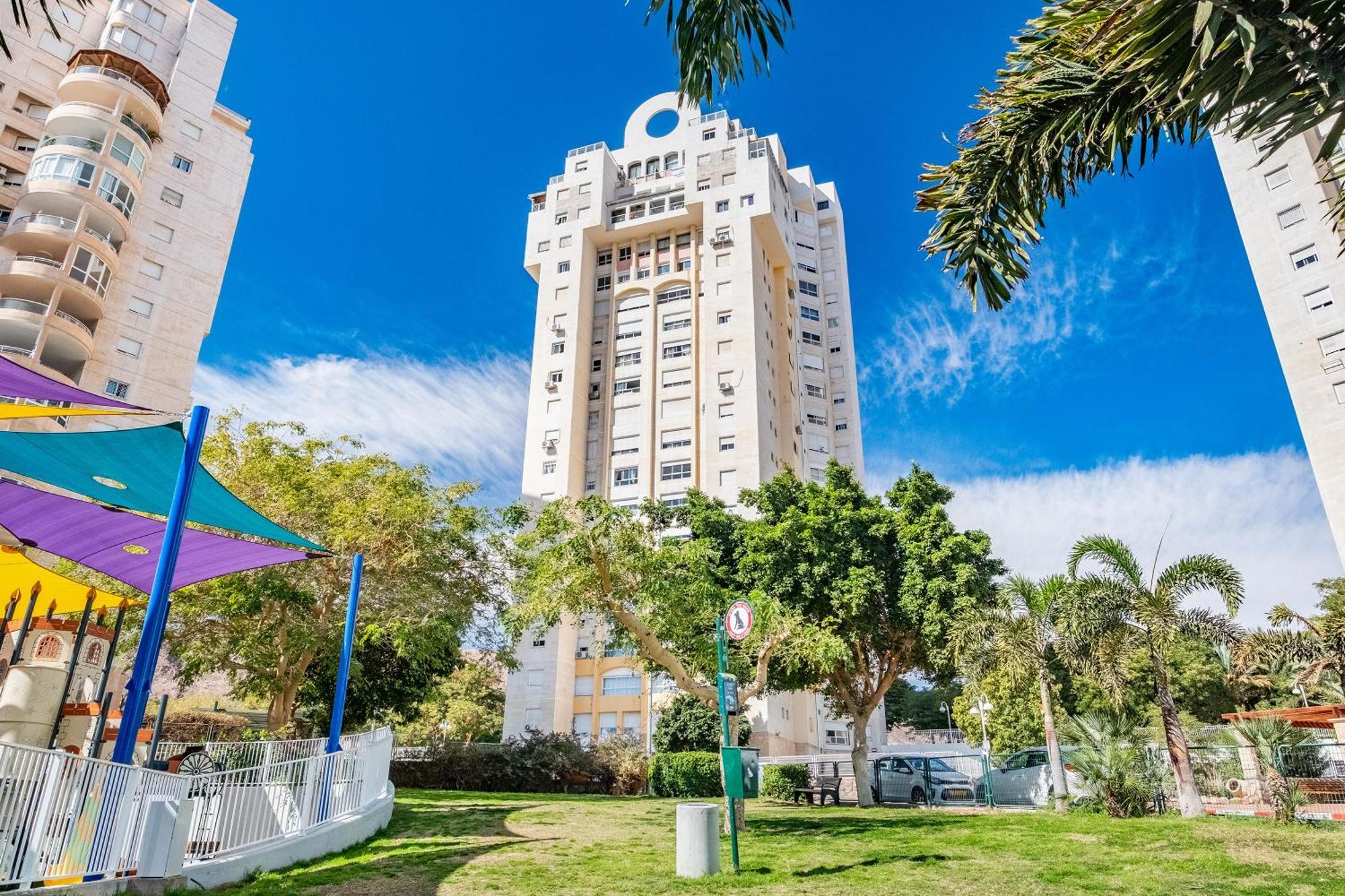 Apartment Spaciousapt-topview-freeparking-perfectforfamilies *