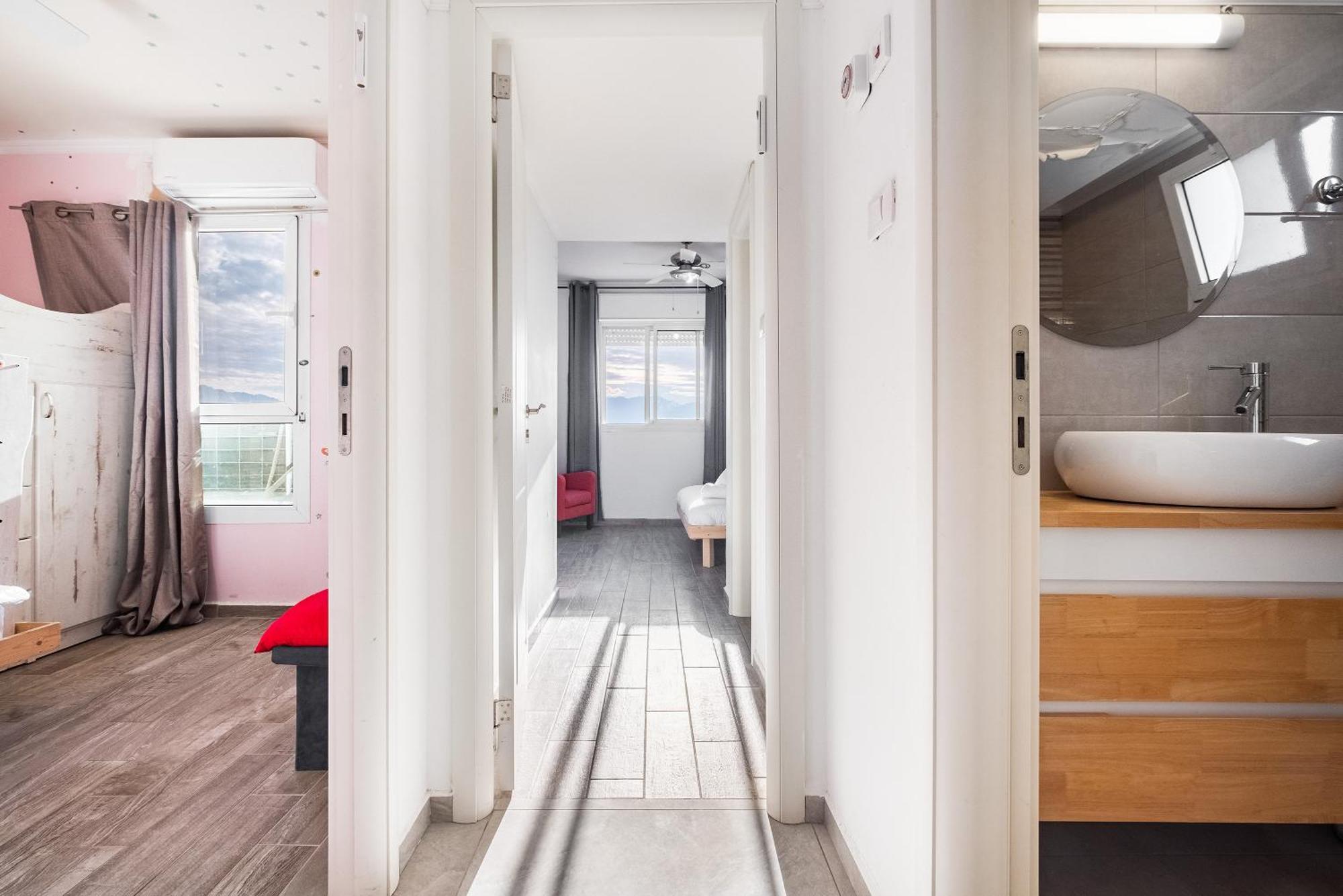 Apartment Spaciousapt-topview-freeparking-perfectforfamilies
