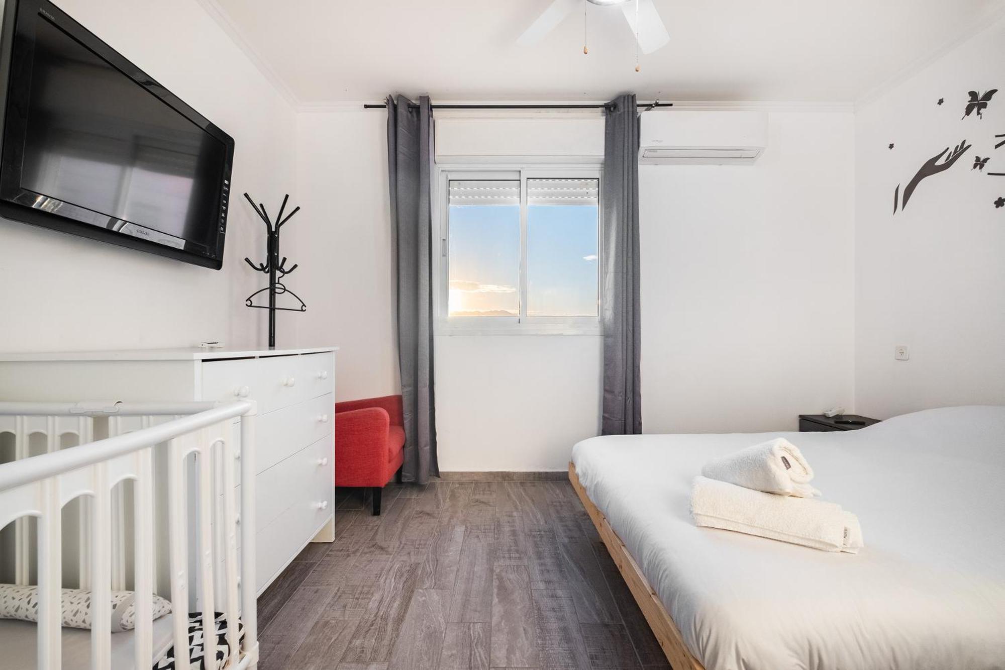 Apartment Spaciousapt-topview-freeparking-perfectforfamilies *