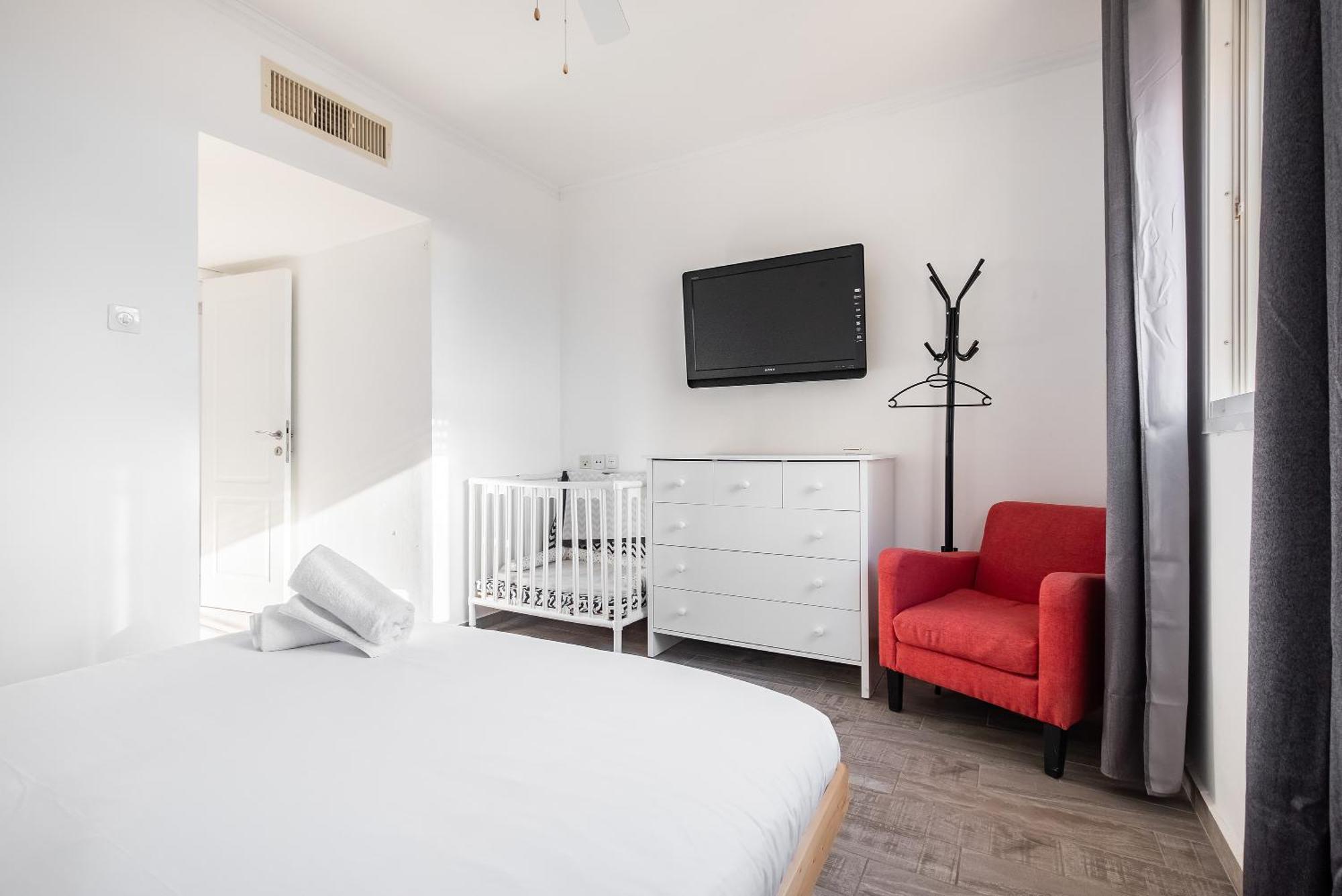 Spaciousapt-topview-freeparking-perfectforfamilies Apartment