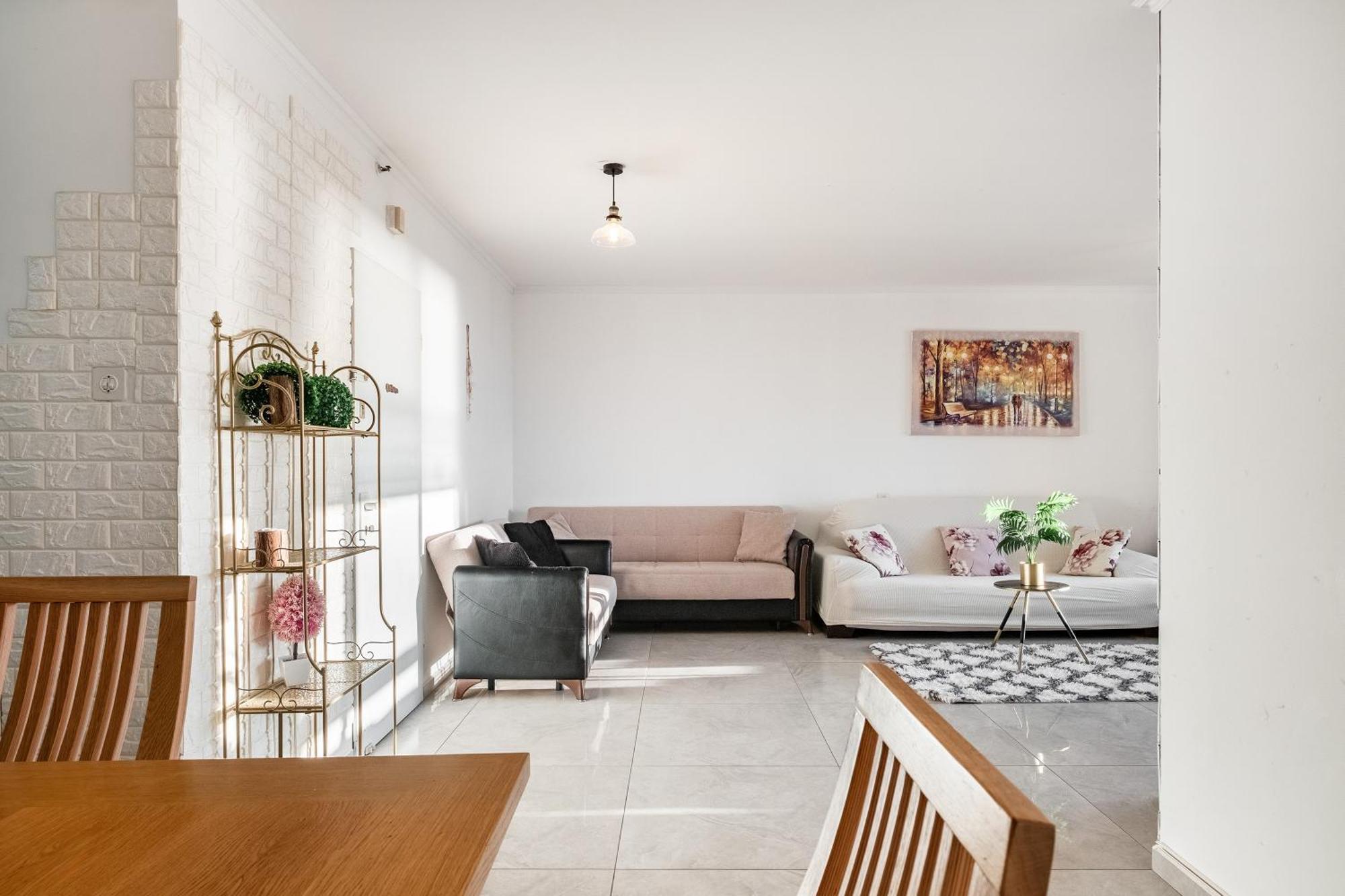 Spaciousapt-topview-freeparking-perfectforfamilies Apartment